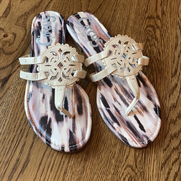 Circus by Sam Edelman sandals - Picture 4 of 7